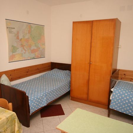 Apartments With Wifi Pula - 6987 الغرفة الصورة